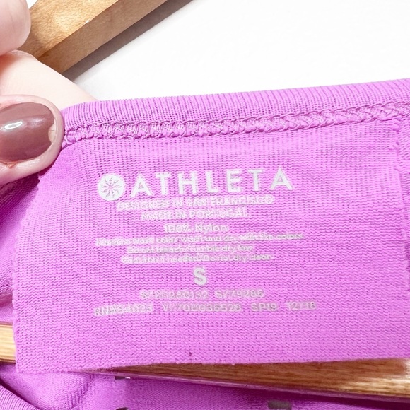 Athleta Women's Purple Vented Long Sleeve Stretch Crewneck Workout Athletic Top - Picture 15 of 16
